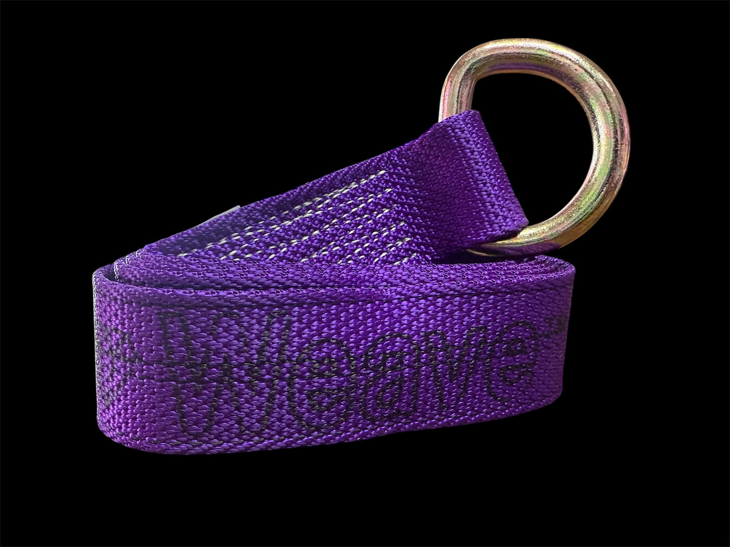D-Ring Design: Equipped with a sturdy D-ring, allowing for easy attachment to anchor points or hooks. Diamond Weave purple Right view.