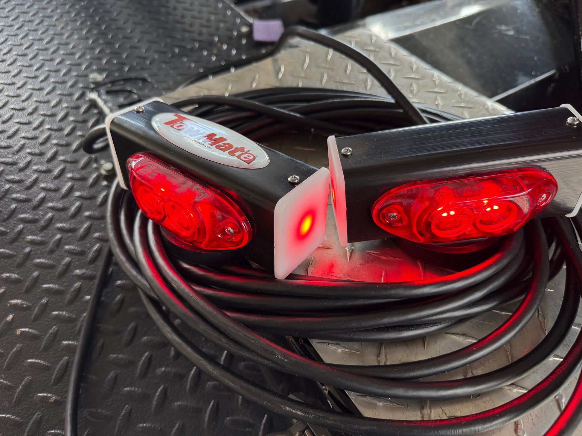 TowMate Wired Tow Lights – Heavy-Duty LED Safety Solution
Keep your towing jobs safe and compliant with the TowMate Wired Tow Lights. Built for professional tow operators, these lights provide bright LED visibility in any condition, ensuring your load is seen day or night.
🔴 Ultra-Bright LEDs – Clear, reliable signal lighting for maximum road safety
⚡ Wired Connection – Simple plug-and-play setup for instant use
🛠️ Heavy-Duty Design – Rugged housing made to withstand daily towing wear and tear. left view
